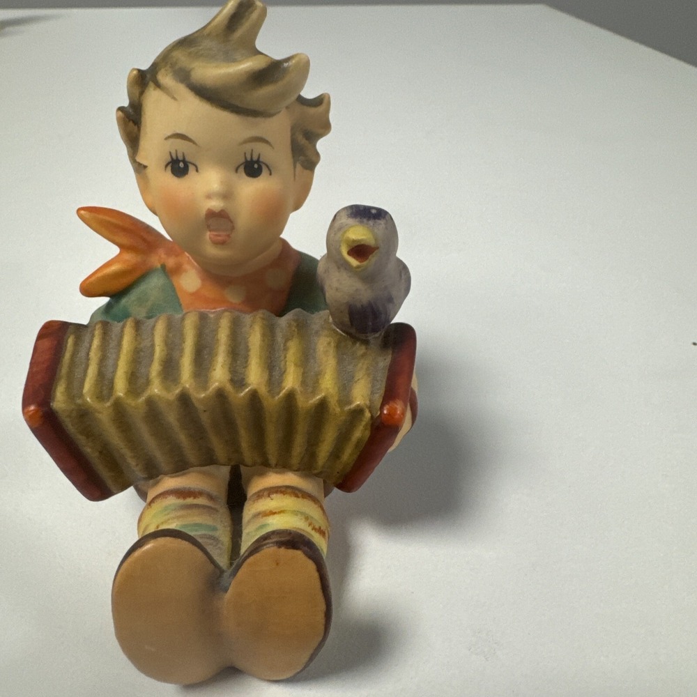 Hummel Goebel  VINTAGE"Let's‎ Sing" ,Figurine Without Box